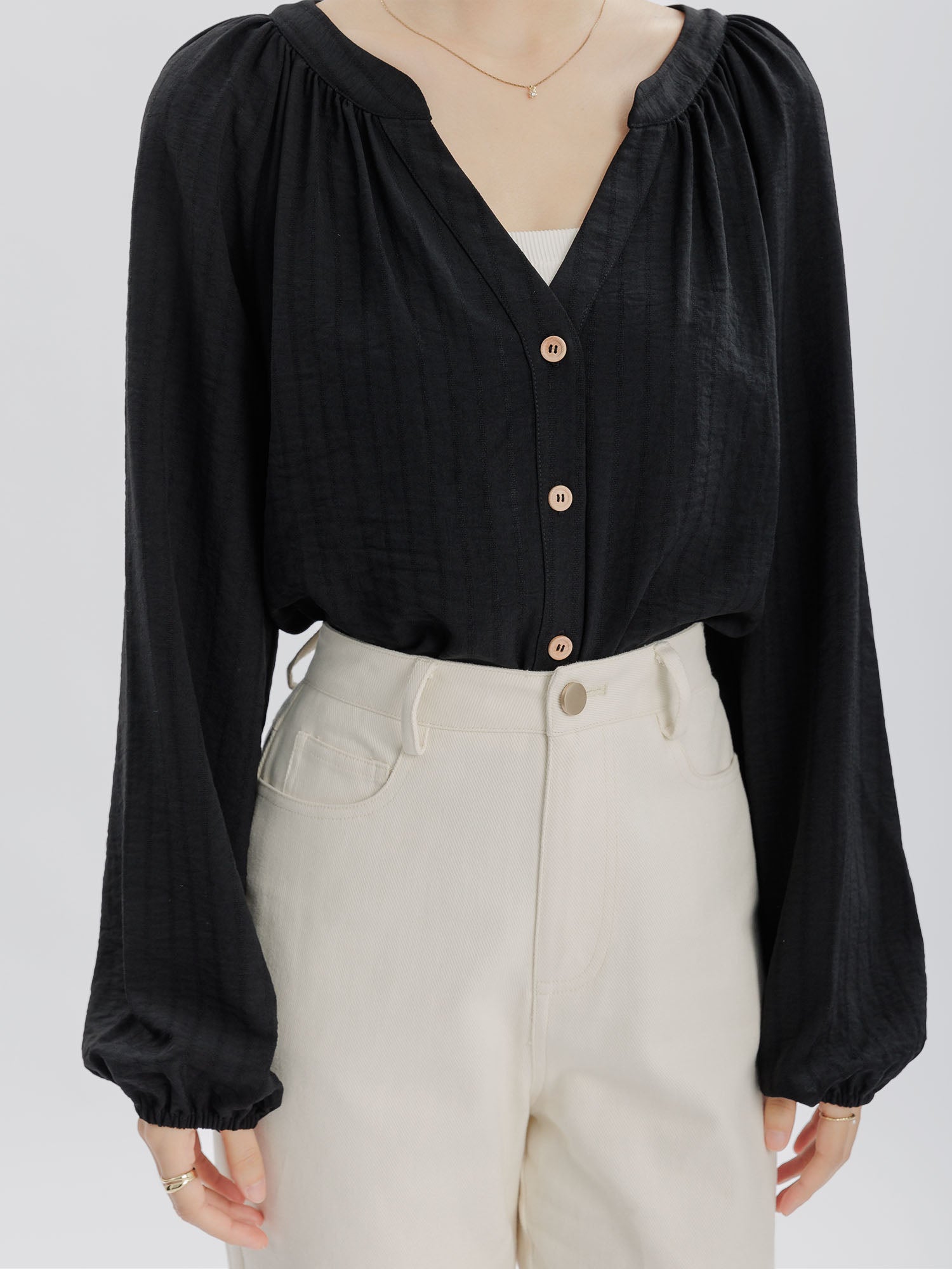 Lily Clean V-Neck Buttoned Top