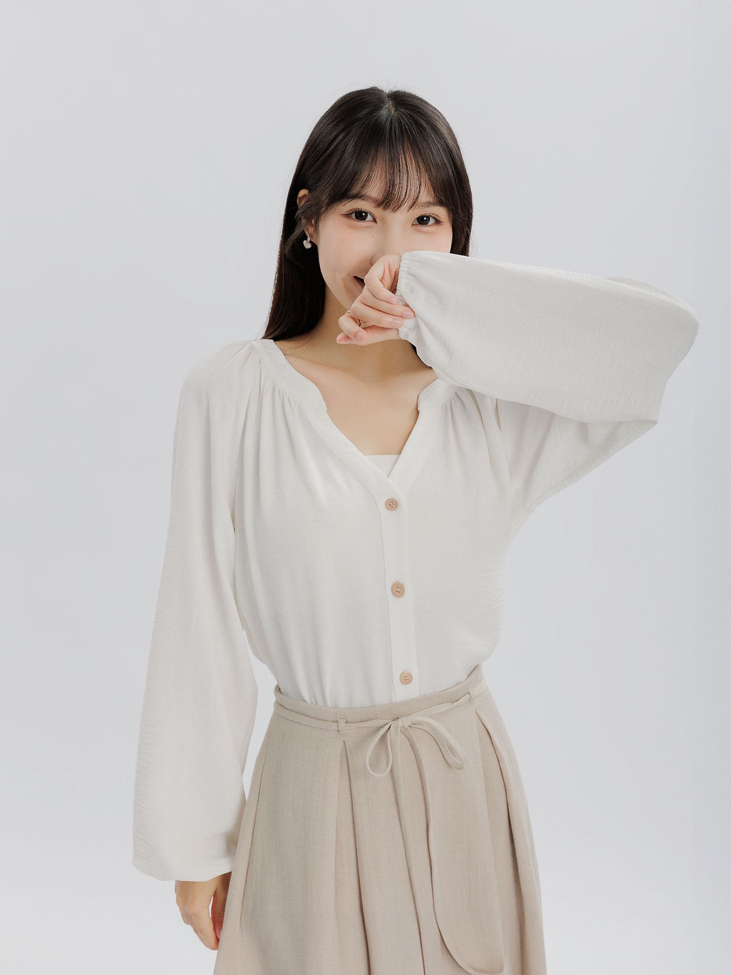 Lily Clean V-Neck Buttoned Top