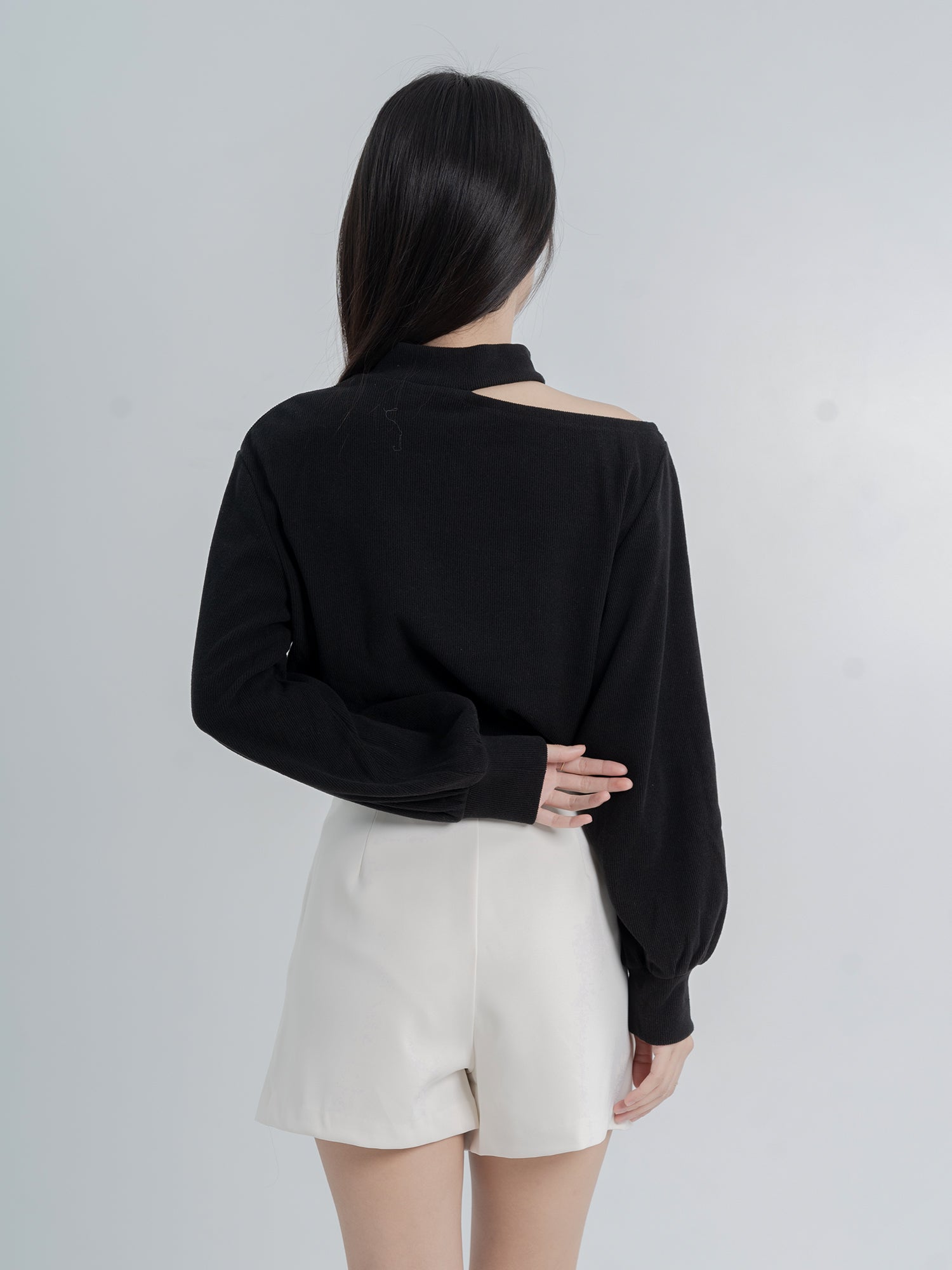 90% Cashmere / Merlina Cut-out Top