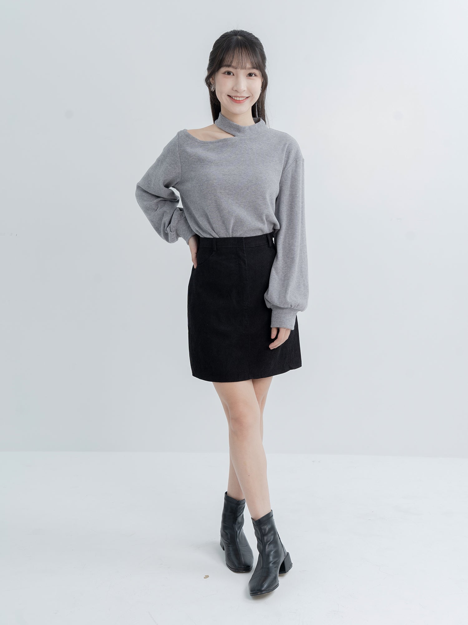 90% Cashmere / Merlina Cut-out Top