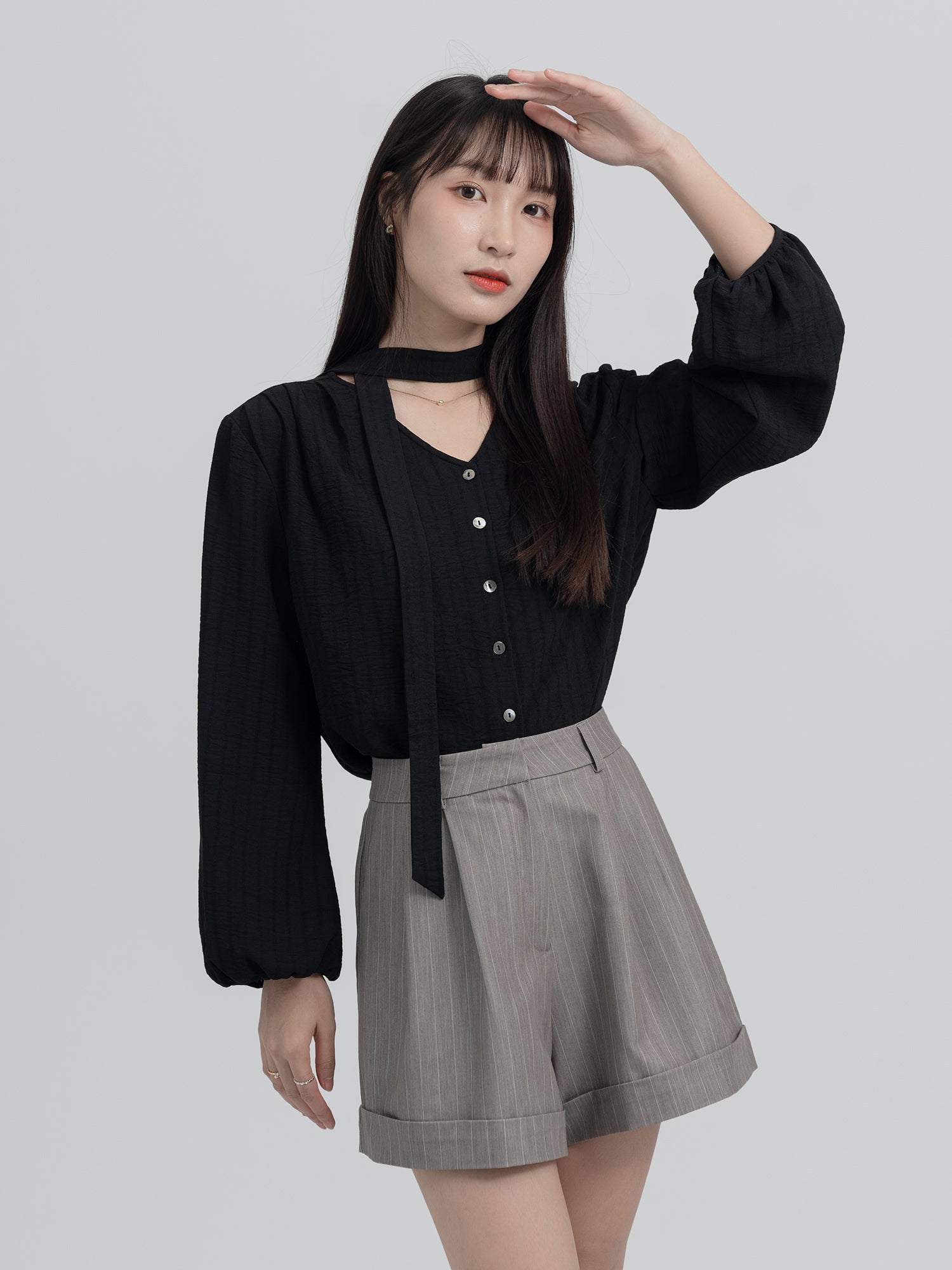 Fleur V-neck Tie Blouse