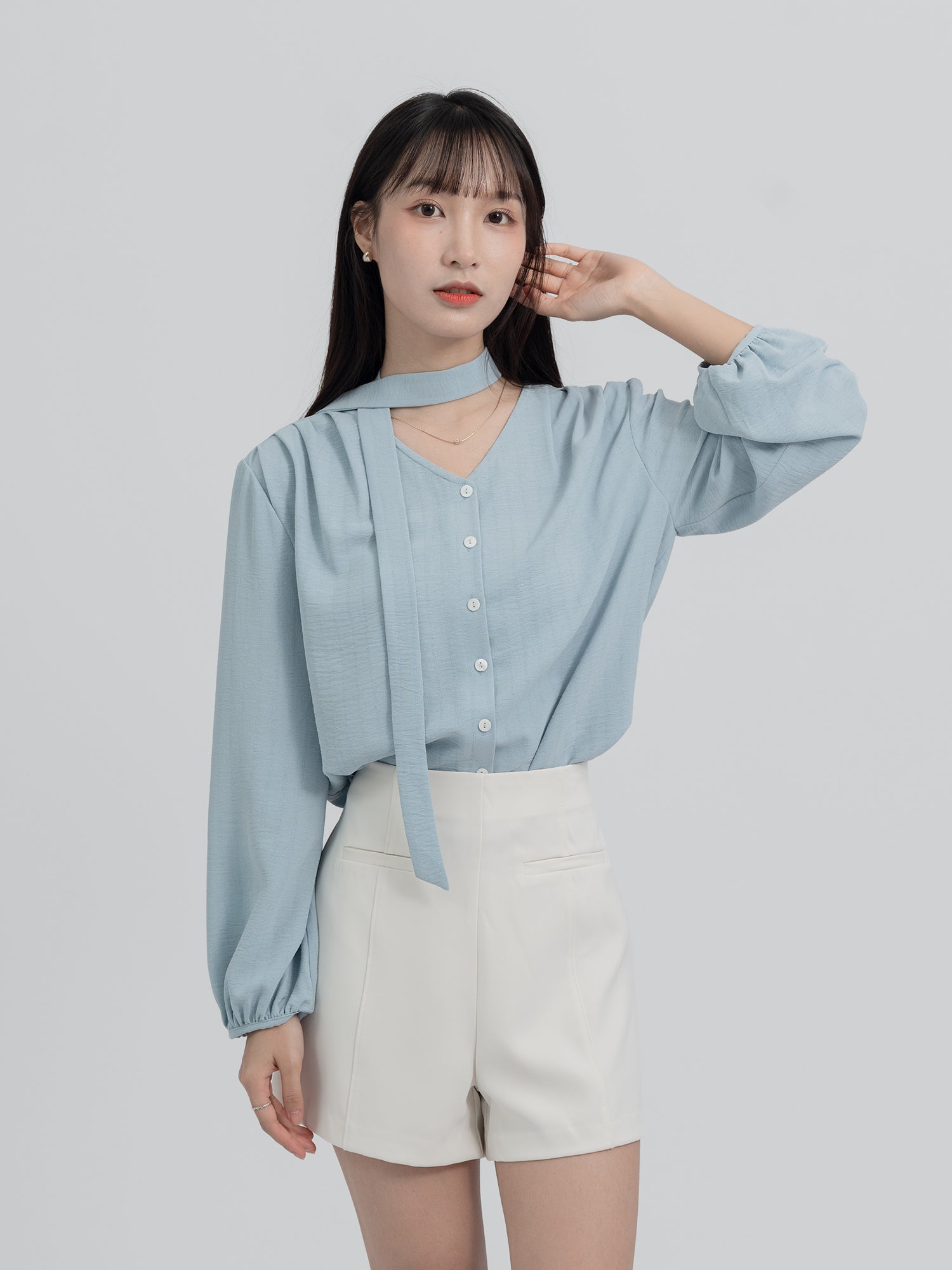 Fleur V-neck Tie Blouse