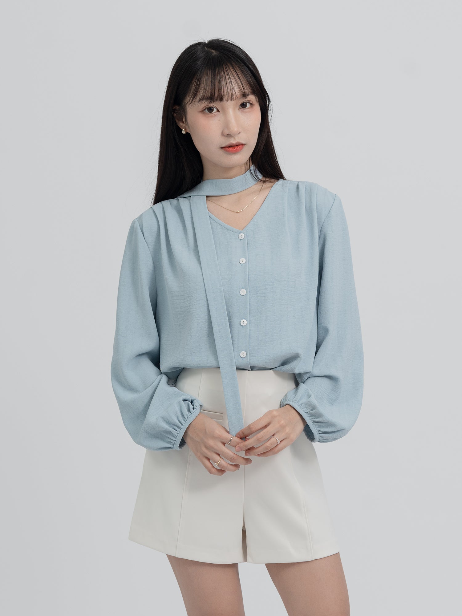 Fleur V-neck Tie Blouse