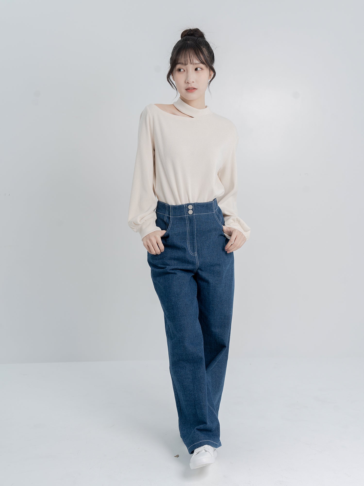 90% Cashmere / Merlina Cut-out Top