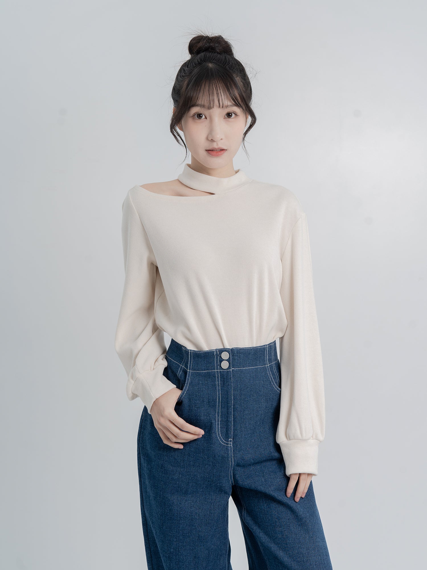 90% Cashmere / Merlina Cut-out Top