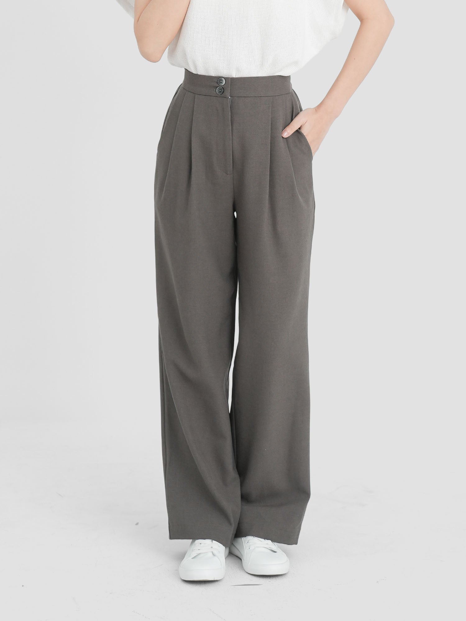 Dual Buttoned Pleat Pants